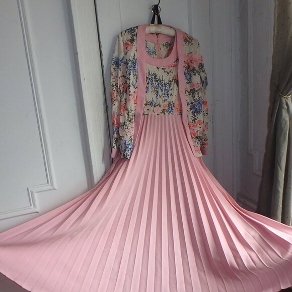 Pink Floral Chenille Wool Pleated Sunday Dress Set - Picture 2 of 8